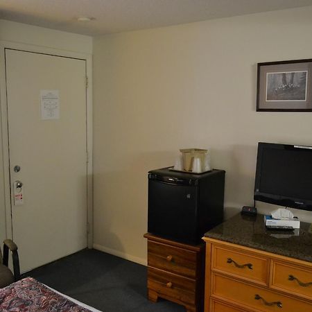The Ship Motel Alexandria Bay Bagian luar foto