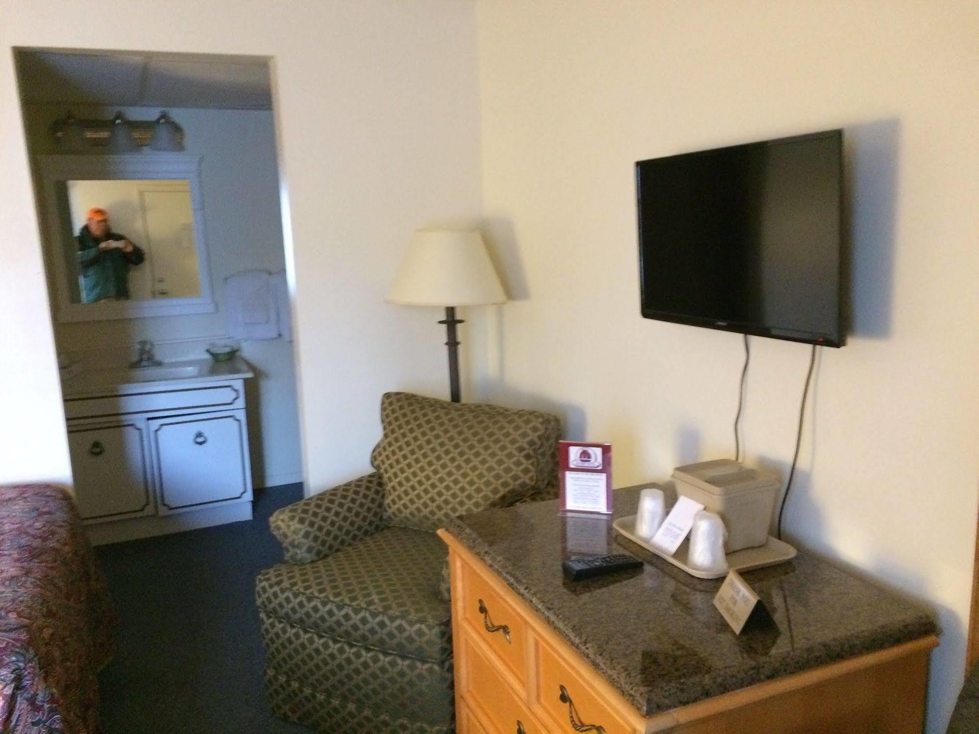 The Ship Motel Alexandria Bay Bagian luar foto